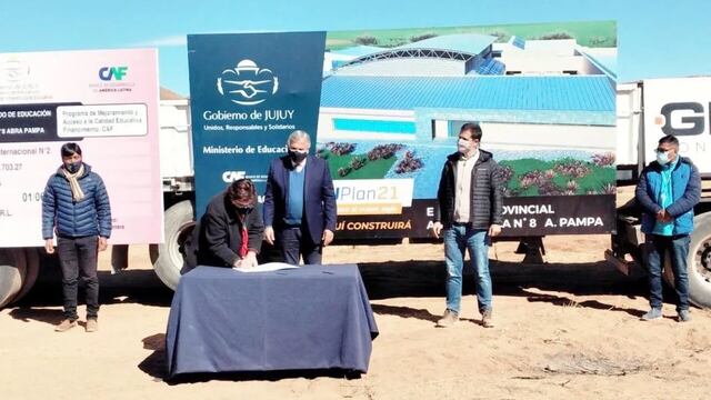 En una sencilla ceremonia quedó firmada el acta de inicio de obra del Centro Integrado de Educación Agropecuaria - Escuela Agrotécnica nº 8 de la ciudad de Abra Pampa.