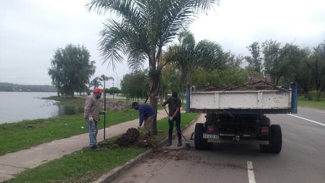 Continúan las tareas de limpieza y mantenimiento tras el temporal en Carlos Paz.