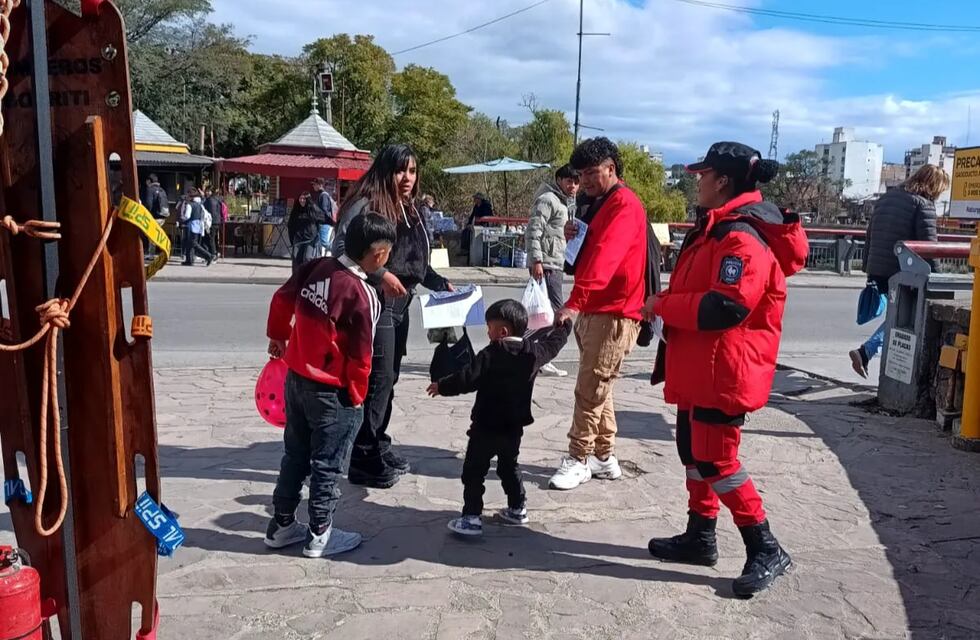 Bomberos de Jujuy salen a las calles para prevenir muertes por intoxicación