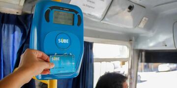 Aquellos que no tienen la tarjeta SUBE registrado a su nombre, van a pagar más la tarifa.
