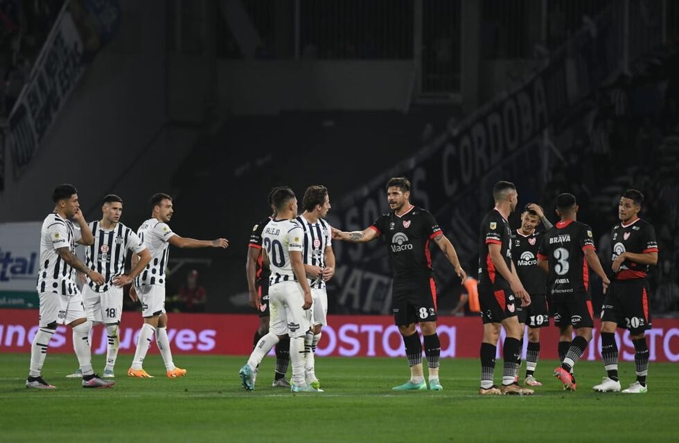 Video: padre e hijo, divididos en el Kempes por los colores en el Talleres-Instituto
