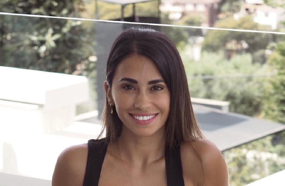 Antonela Roccuzzo deslumbró bajo el sol con un nuevo outfit casual y deportivo