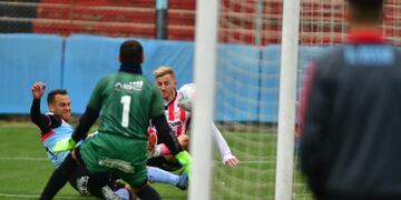 Instituto mereció un poco más en Adrogué, por eso la bronca del Loco Carranza (Foto: Federico López Claro).