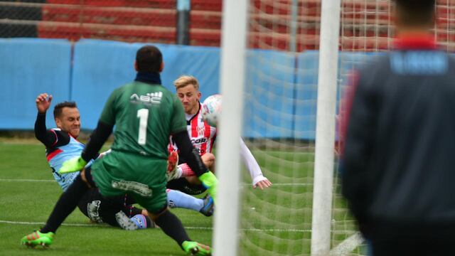 Instituto mereció un poco más en Adrogué, por eso la bronca del Loco Carranza (Foto: Federico López Claro).