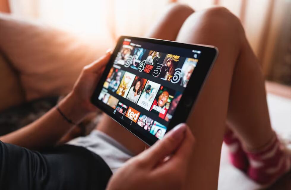 ¿Netflix, Disney+, Max o Prime Video? Cuál plataforma tiene más películas y series