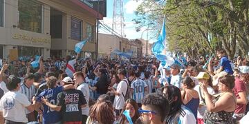Los entrerrianos celebran el triunfo de la Selección Argentina.