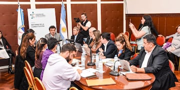 La Comisión de Nuevas Declaraciones, Derechos, Deberes y Garantías, Gastón Morales, en plena tarea para la reforma constitucional en Jujuy.