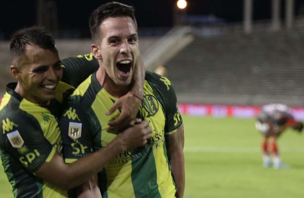 Aldosivi goleó a Arsenal y consiguió su primer triunfo desde la llegada de Gago