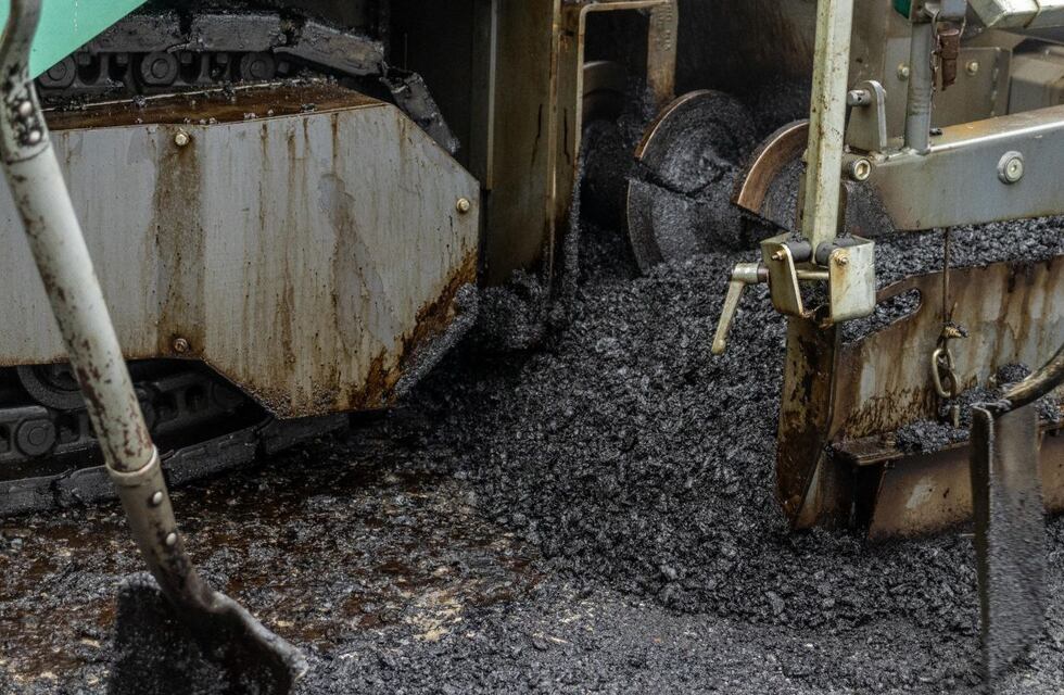 Personal Municipal de Ushuaia repavimentó calle las Lengas