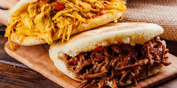La receta paso a paso para hacer arepas caseras.