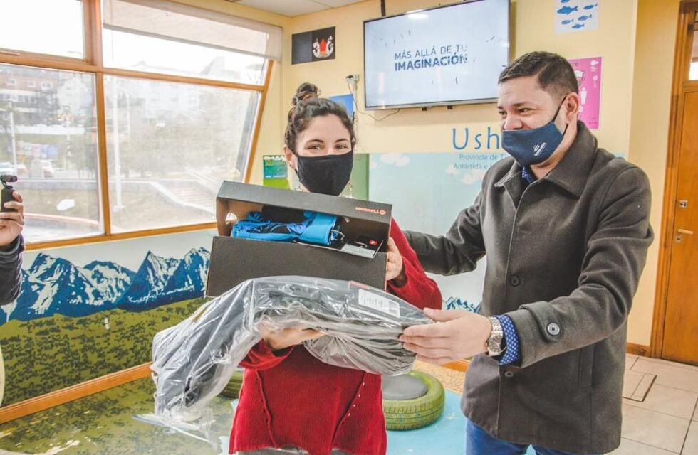 El personal de la Secretaría de Turismo recibió indumentaria y equipos de protección