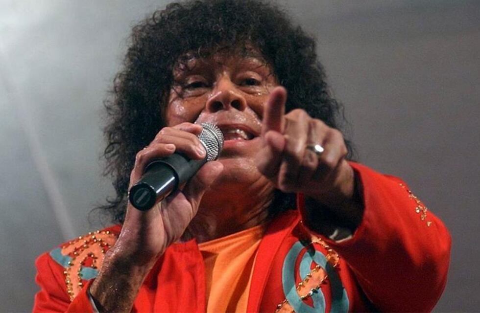 La Mona Jiménez y un saludo a pura risa por el Día del Padre