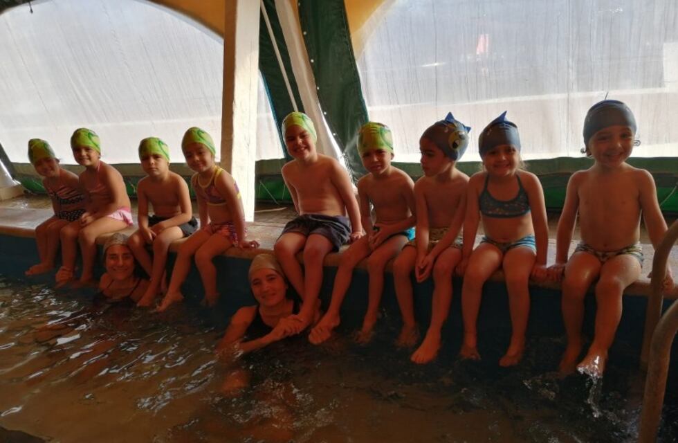 Natación para las guarderías municipales de la ciudad.