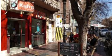 Un local de Mendoza colocó carteles muy particulares y estalló en las redes. (imagen ilustrativa)