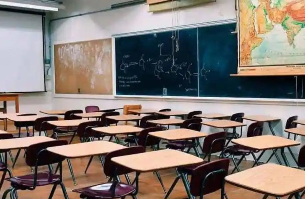 La Plata: preocupación en una escuela ante la aparición de un virus que afectó a cursos enteros