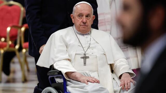 El papa dijo que prefería no leer el discurso que tenía preparado al recibir a miembros de la Conferencia de rabinos europeos. Foto: Infobae