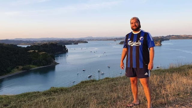 Matías Avaca trabaja en una empresa de desarrollo de software para DJs y producción musical en Auckland (Nueva Zelanda). Además, fundó su propio grupo de Improvisación teatral.