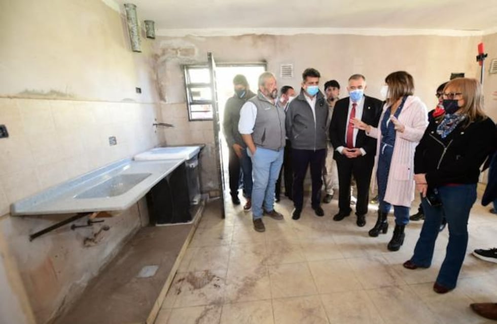 Jaldo recorrió los trabajos de reparación en viviendas de Manantial Sur