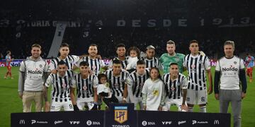 La formación inicial de Talleres en el duelo ante Arsenal, por la fecha 20 de la Liga Profesional en el Kempes.