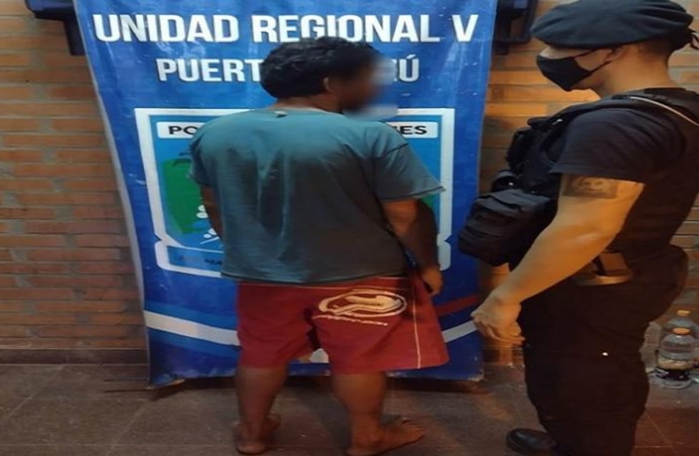 Detienen a un hombre que atacó a una mujer y a su hija menor de edad para robarles los celulares