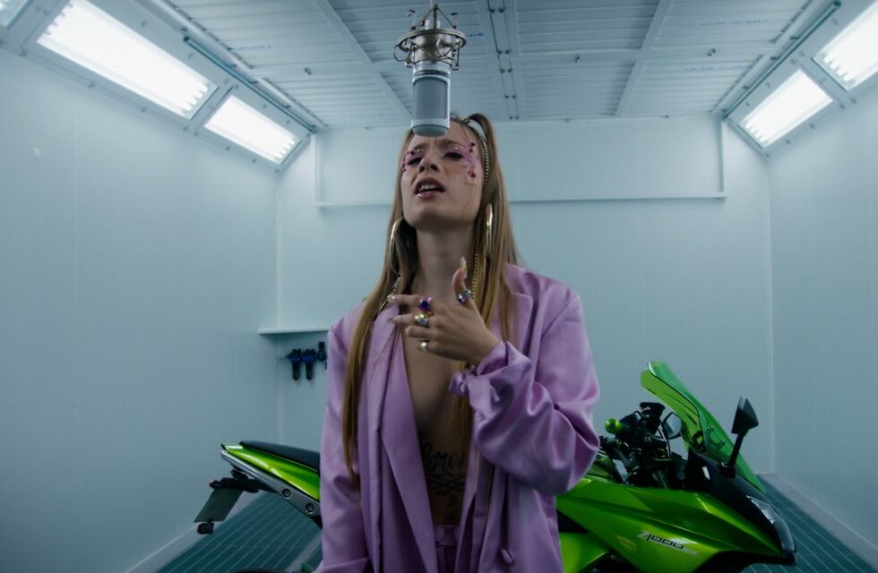 Santa Salut lanzó “Oasis”, el primer adelanto de su próximo álbum