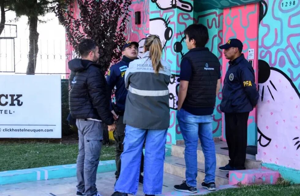 Detienen a dos rusas que podrían formar parte de la secta de Bariloche: qué encontraron entre sus pertenencias