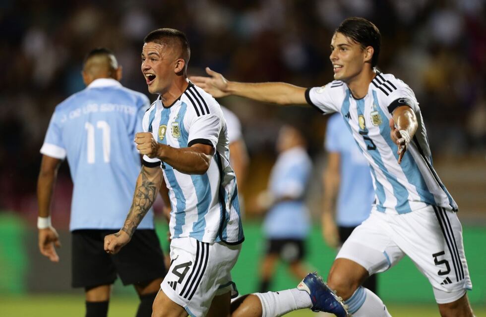 En un partido electrizante, Argentina empató 3 a 3 con Uruguay y se clasificó primero de grupo en el Preolímpico