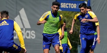 Cristian Medina y Ezequiel Zeballos regresaron a Boca tras su paso por la Selección