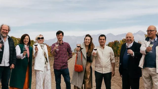 El empresario cordobés junto a sus allegados.