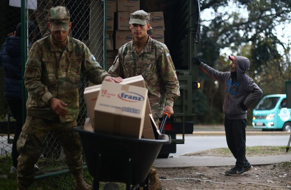 Alimentos retenidos: críticas a la fundación a cargo del reparto de leche en Rosario
