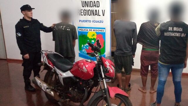 Recuperan motocicletas robadas y detienen a los presuntos autores en Puerto Iguazú.