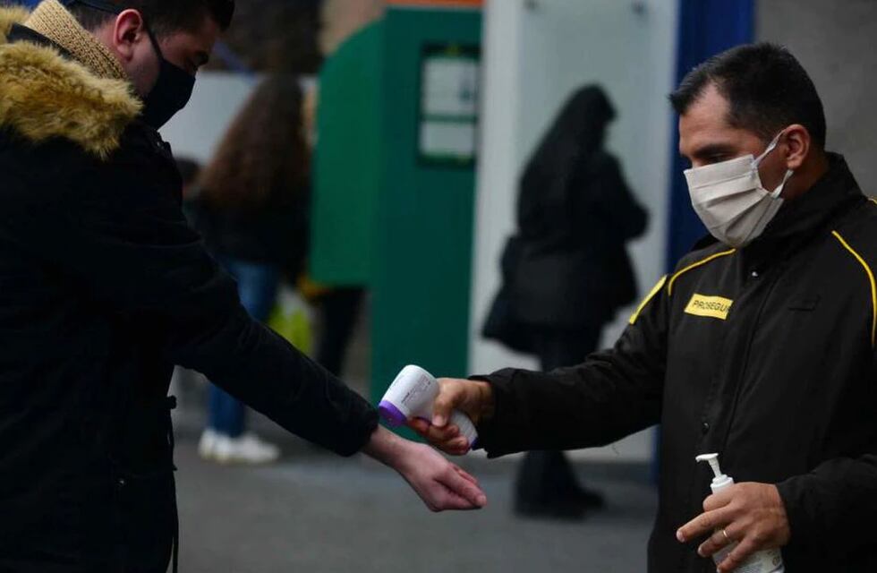 Coronavirus en Córdoba: ya no se exigirá la toma de temperatura, pero sigue el uso de barbijos