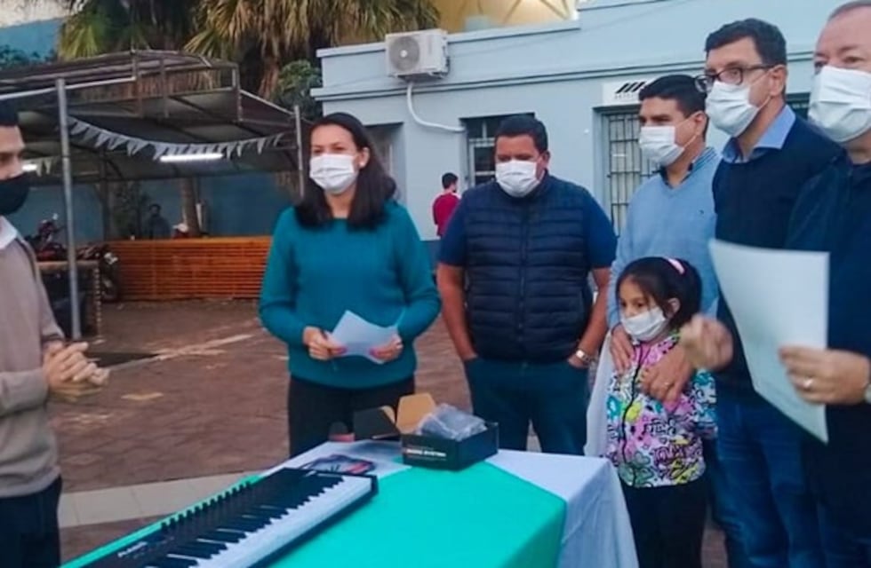 Varios emprendedores recibieron insumos y herramientas en Posadas