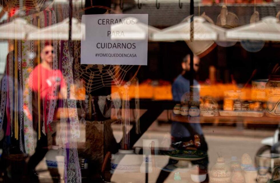 A partir de hoy los comercios cierran a las 20