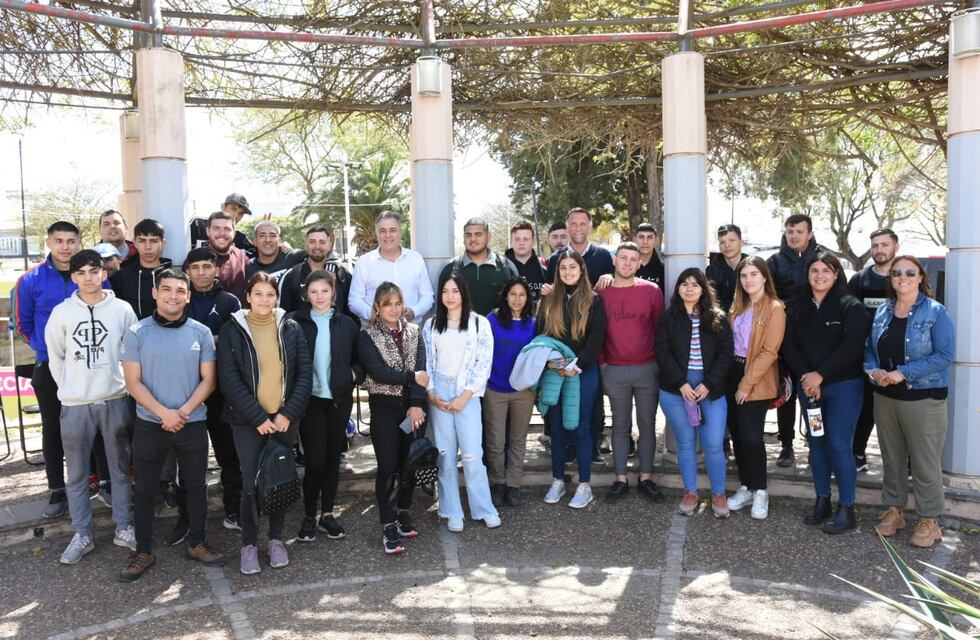 Empleo: 24 jóvenes consiguieron trabajo gracias a los programas estatales
