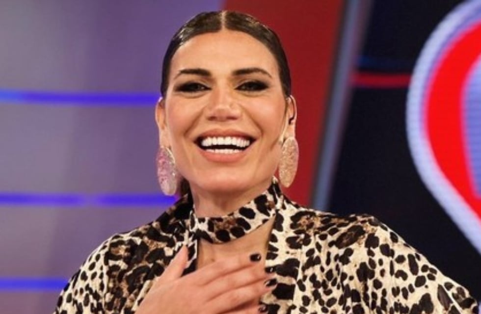 Flor de la V apostó por el animal print y eligió un vestido que dejó ver todas sus curvas