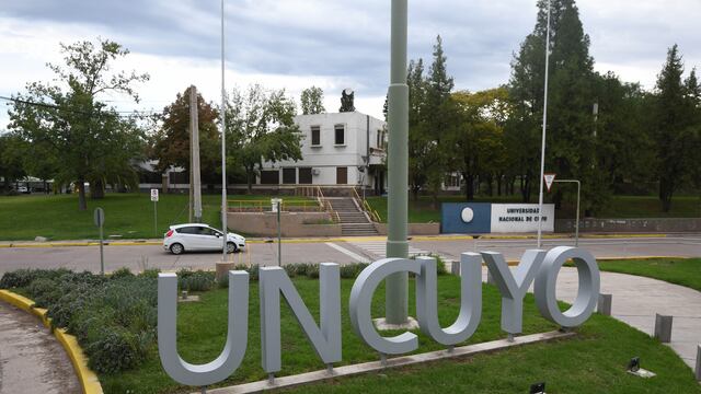 Los docentes universitarios mendocinos y la difícil lucha contra la inflación; pero el alivio por el convenio de trabajo y las condiciones laborales.