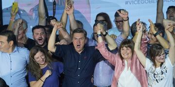 Leandro Zdero es el nuevo Gobernador de Chaco y lo festeja acompañado de Patricia Bullrich.
