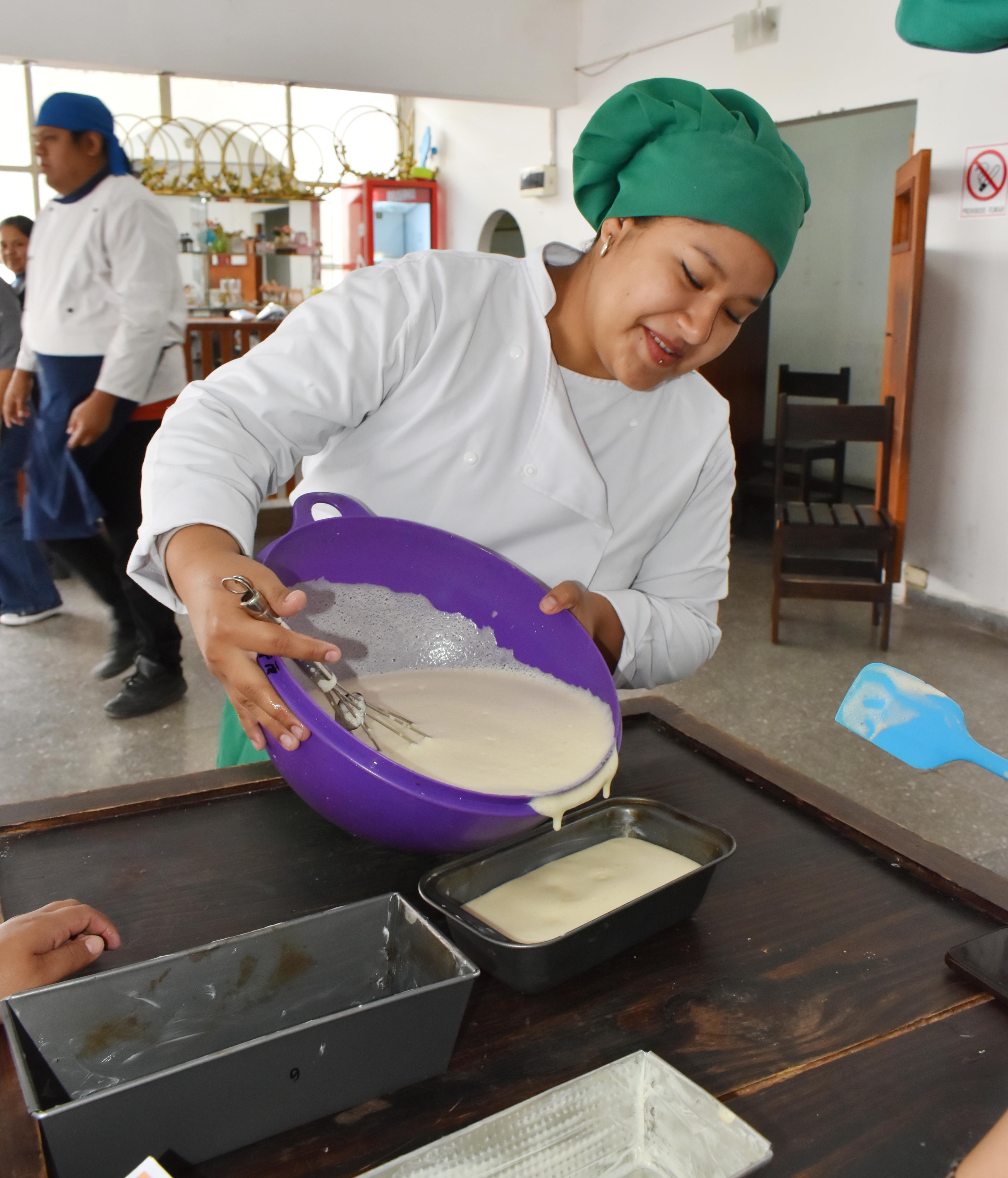 El aparato llamado "La Vaca Mecánica" permite procesar con facilidad y rapidez entre cinco y seis kilos de soja en quince minutos.