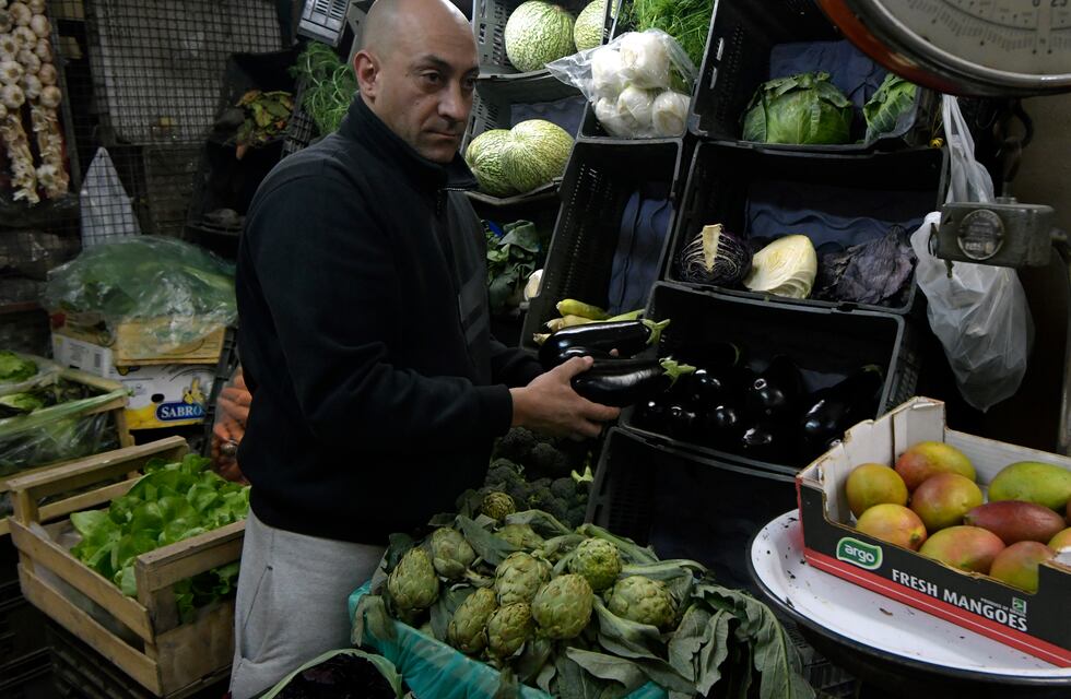 Otra vez los alimentos: los principales índices que impulsaron la inflación de enero que preocupa a Sergio Massa