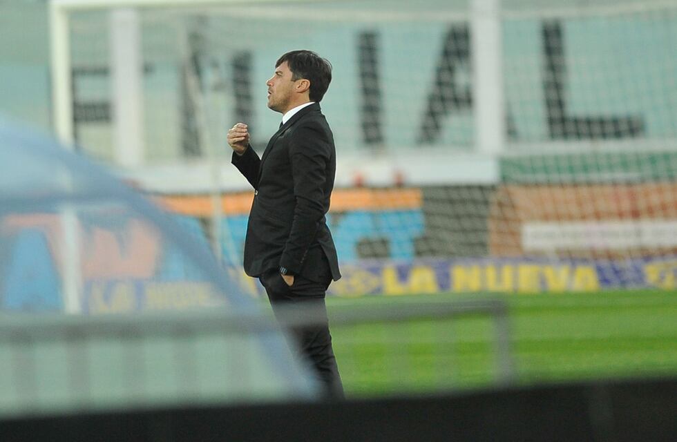 Medina, autocrítico tras la caída de Talleres: “Nos obliga a replantear todo el trabajo”