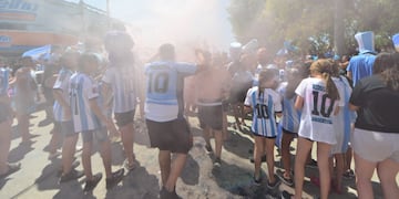 Sacó el anillo sagrado en medio de los festejos de Argentina campeón. (Tommy Fragueiro/La Voz)