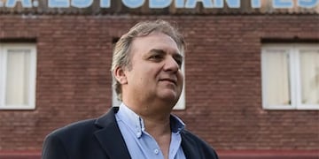 Alicio Dagatti, presidente de Estudiantes de Río Cuarto, seguirá detenido. También su hijo (Gentileza Diario Puntal).