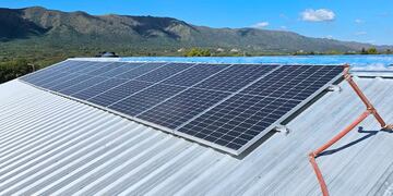 Paneles solares en una escuela de Punilla