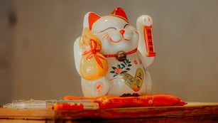 El Feng Shui explica dónde poner el gato de la fortuna.