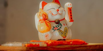 El Feng Shui explica dónde poner el gato de la fortuna.