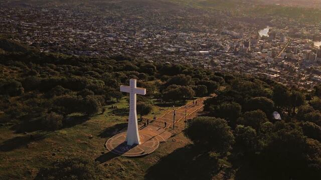 Cerro La Cruz en Villa Carlos Paz, visto desde lo alto. (Foto: Federico Cavagni).
