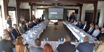 Así fue el encuentro en Tandil de los embajadores junto a empresarios locales.