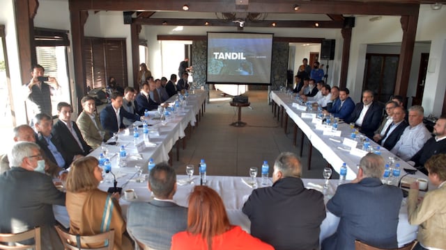 Así fue el encuentro en Tandil de los embajadores junto a empresarios locales.