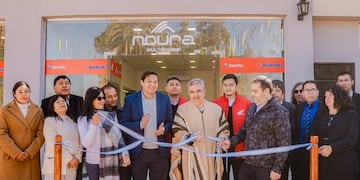 Raúl Jalil celebró la apertura de Noura Multimarca en Tinogasta.